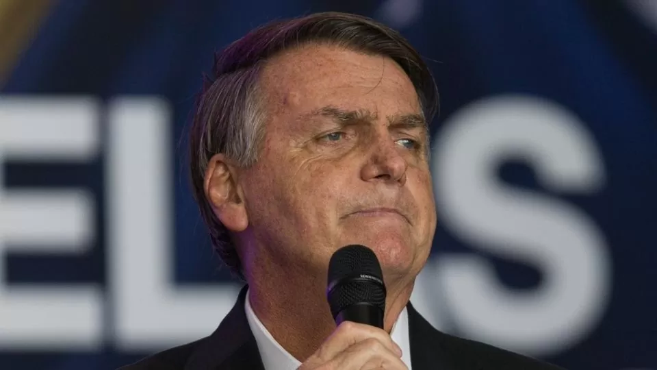  “Quando a esquerda acusa de alguma coisa é porque ela está fazendo essa coisa”, diz Bolsonaro