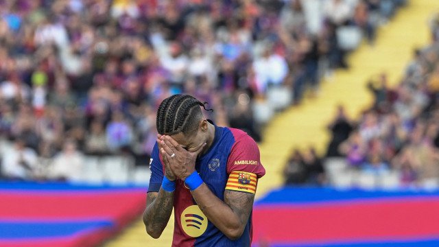  Las Palmas vence com ‘lei do ex’ e estraga festa de aniversário do Barça